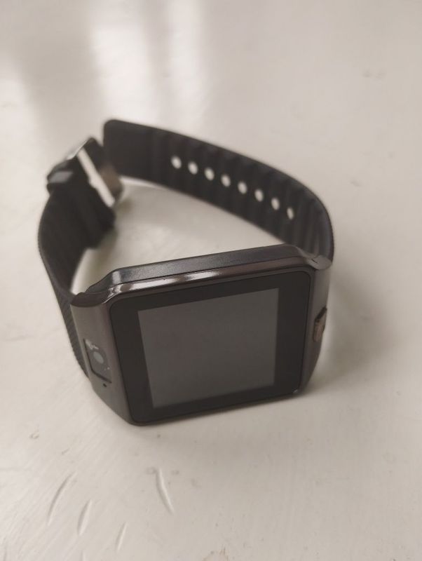 Smart watch sotiladi