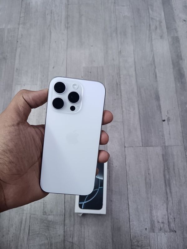 iPhone 16 Pro KH/A 256 GB Light Titanium ideal iPhone 16 Pro KH/A 256 GB Light Titanium ideal
