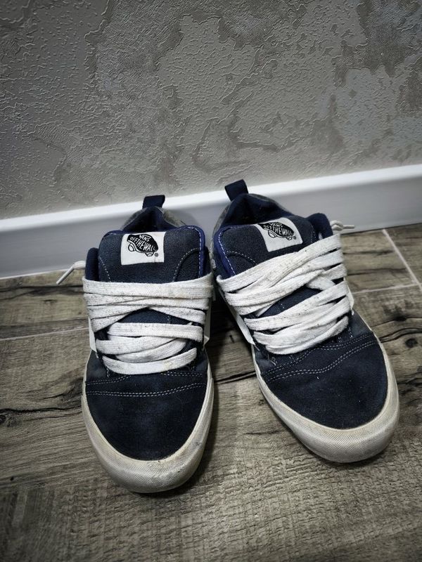 Продам дутыши VANS KNU SKOOL