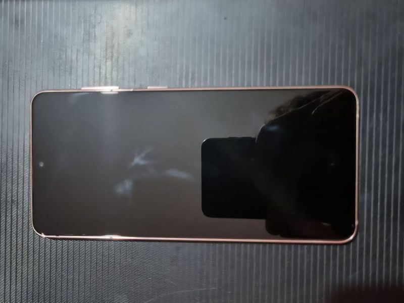 Samsung S21 ishlashi yahshi Samsung S21 ishlashi yahshi