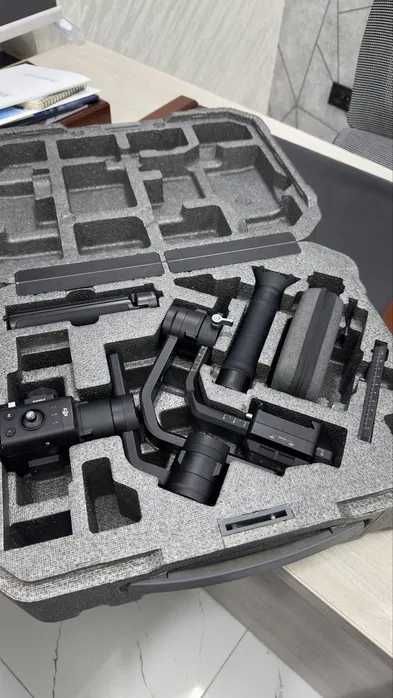 Dji Ronin S очень мало пользовался, в идеальном состоянии Dji Ronin S очень мало пользовался, в идеальном состоянии