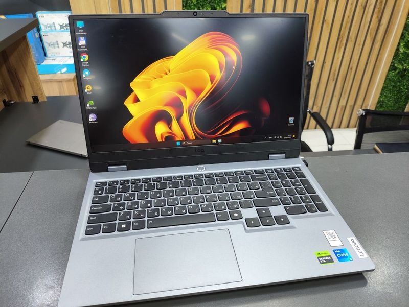 Lenovo loq 15iax9 i5-12450HX 16GB ddr5 rtx 3050 6gb