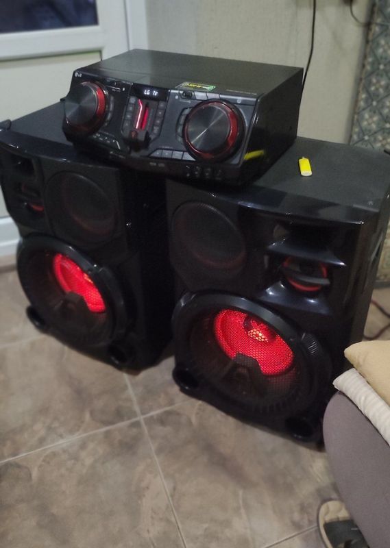 LG X BOOM 3500W sotiladi LG X BOOM 3500W sotiladi