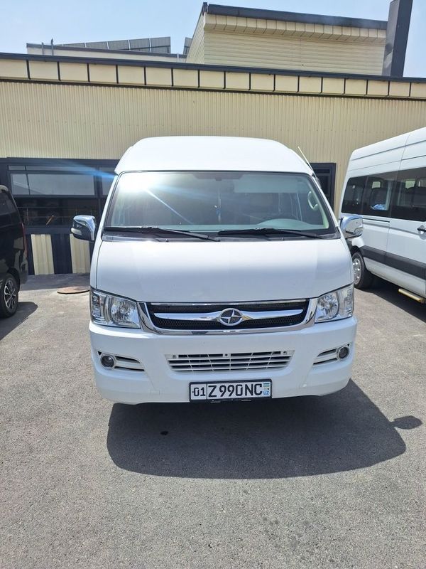 Joylong mikroavtobus sotiladi