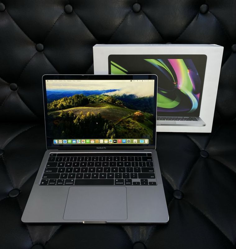 Apple MacBook Pro М2 GB 2022 года в хорошем состоянии