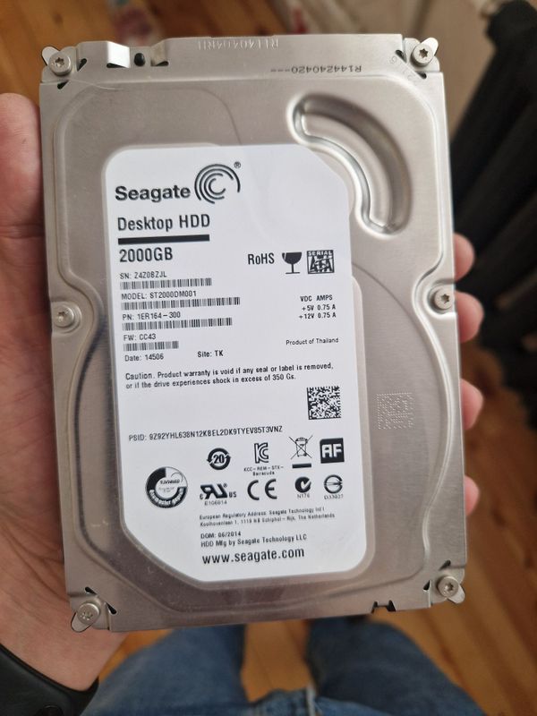 Жёсткий диск 2ТБ Seagate