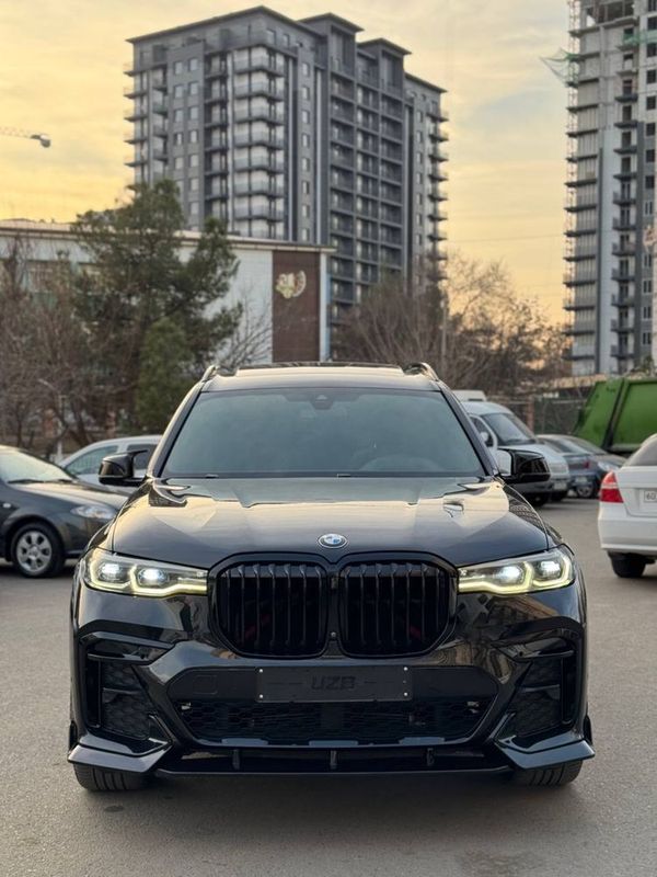 BMW X7 xDrive50i BMW X7 xDrive50i