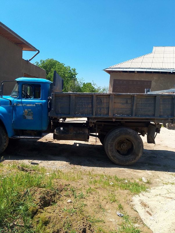 Zil 130 samasval salarka 3 tomonga ogʻdaradi Zil 130 samasval salarka 3 tomonga ogʻdaradi