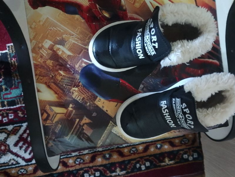продам сапожки на мальчика