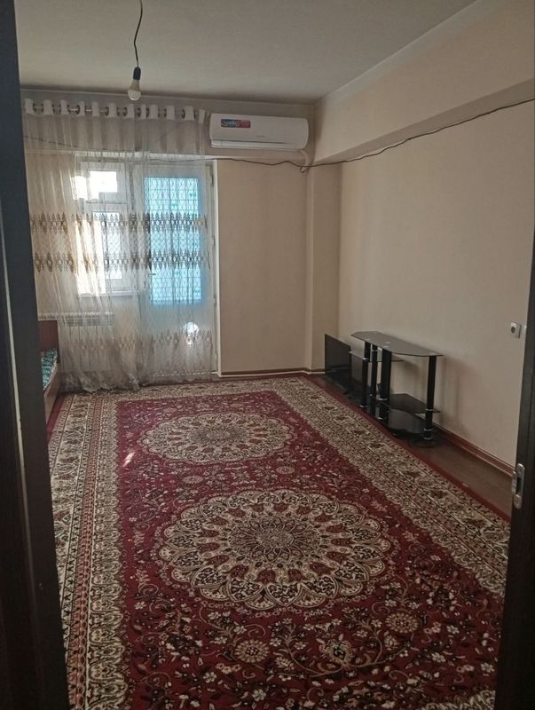 Yangi bozorda 2 xonalik uy ijaraga beriladi Yangi bozorda 2 xonalik uy ijaraga beriladi
