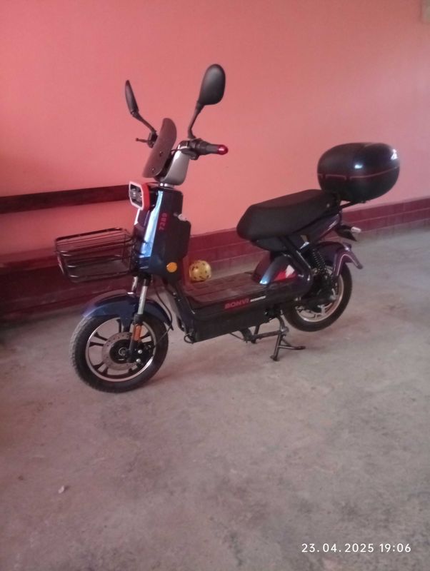 Elektro skuter bonvi Elektro skuter bonvi