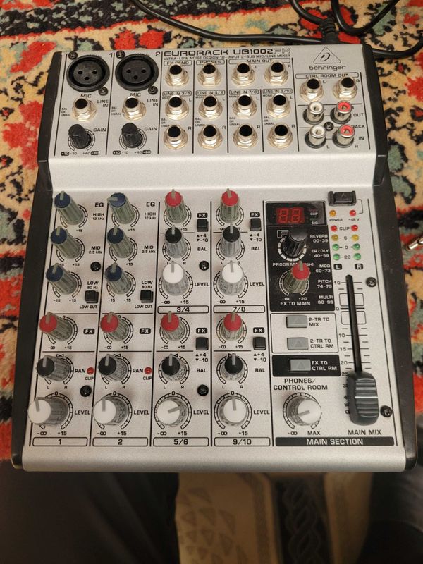 Eururack ub1002fx