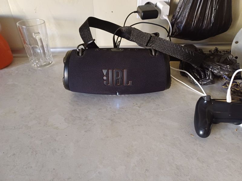 JBL xtreme 3 .Original poddelkasi emas JBL xtreme 3 .Original poddelkasi emas