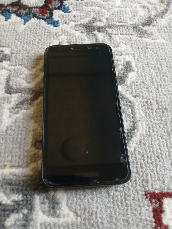 samsung j2 telefoni hech qayerida aybi yoʻq samsung j2 telefoni hech qayerida aybi yoʻq