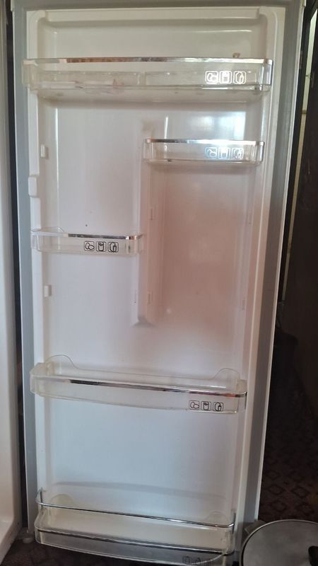 Muzlatkich holati juda yaxshi.Artel Muzlatkich holati juda yaxshi.Artel
