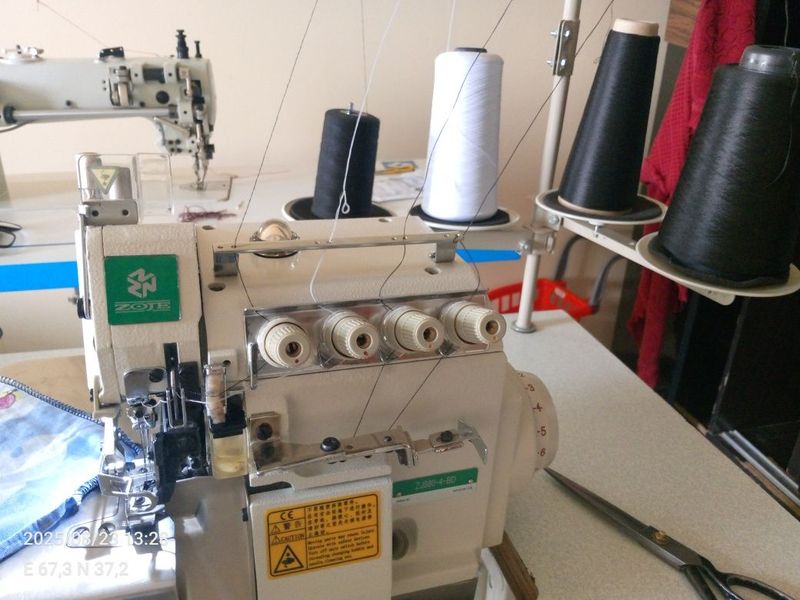 Оверлок ZOJE 880 Оверлок ZOJE 880