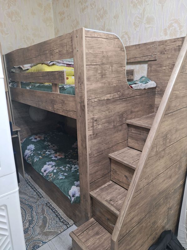 Двухярусная кровать Двухярусная кровать