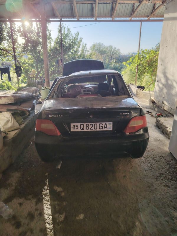 Nexia2 sotiladi avareni xolatda