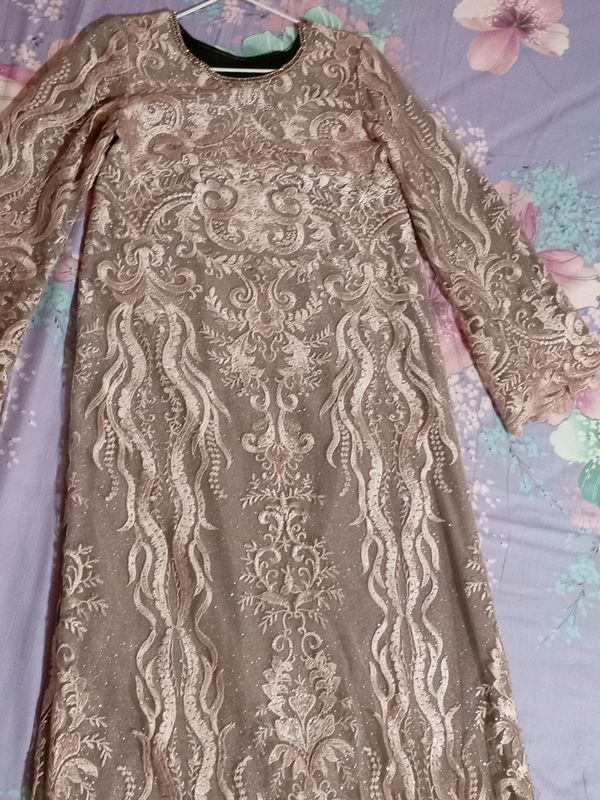 sifatli gipyur vecherniy ko'ylak