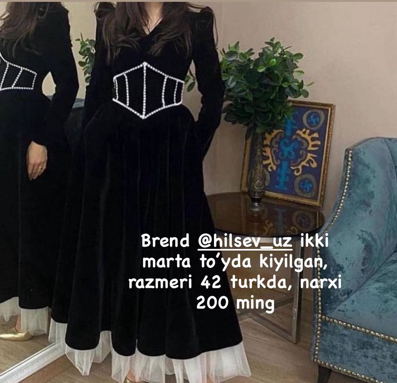 Kiyimlar sotiladi Kiyimlar sotiladi