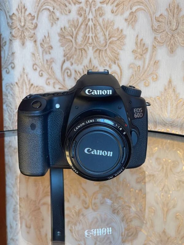 Продаётся фотоаппарат EOS 60 D Цена 400