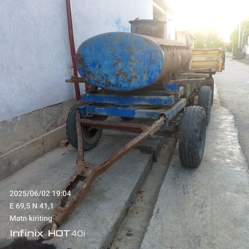 Traktor suv bochkasi Traktor suv bochkasi