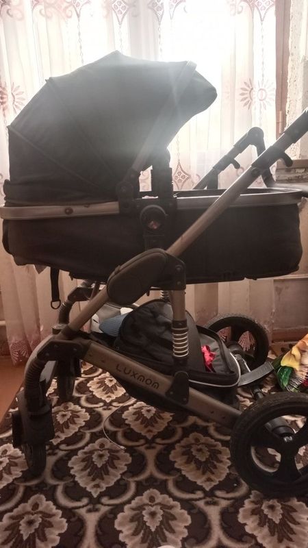 Продаётся Коляска в хорошем состояние Продаётся Коляска в хорошем состояние