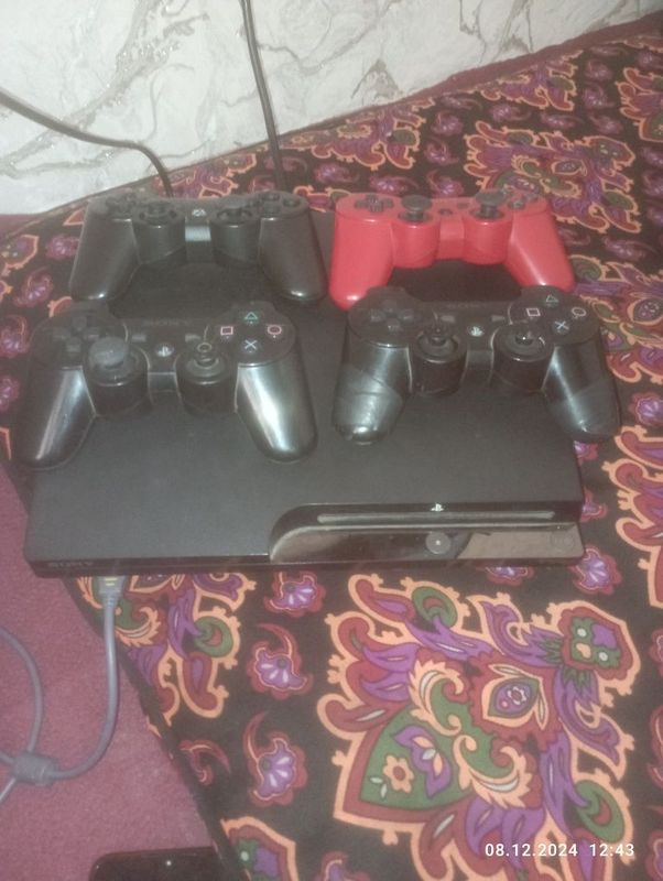 PS3 disc ketadi 4 ta jostiki bor