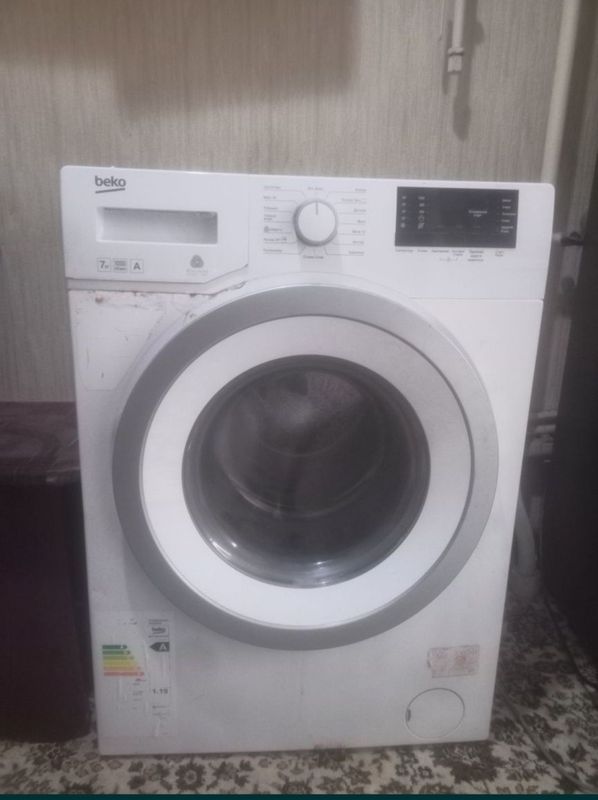 Kirmoshina sotiladi.Markasi Beko Kirmoshina sotiladi.Markasi Beko
