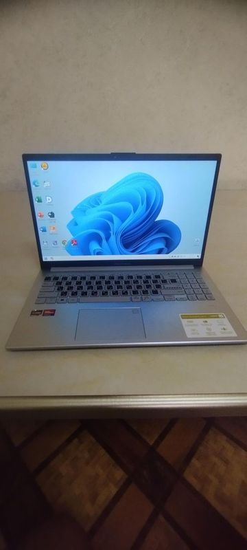 Asus vivobook sotiladi Asus vivobook sotiladi