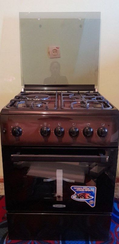 "Бирюса "gaz plitasi.