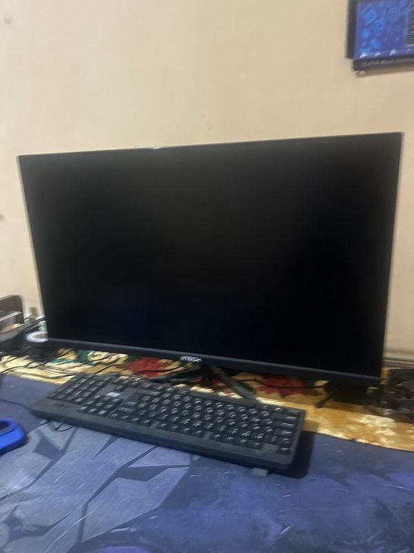 X Tech manitor 165hz