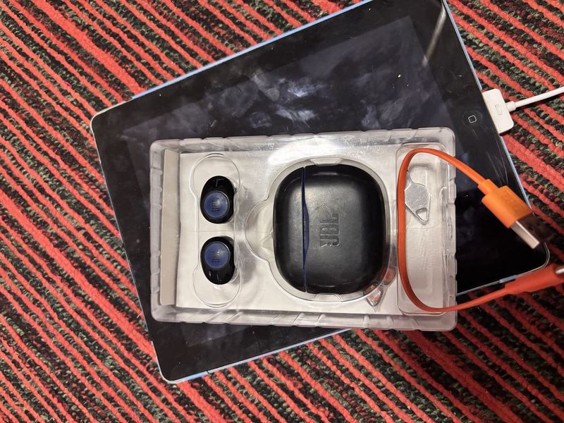 Airpods jbl 125 tws orginal Airpods jbl 125 tws orginal