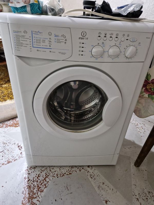 Продам стиральную машинку индезит в идеальном состоянии Продам стиральную машинку индезит в идеальном состоянии
