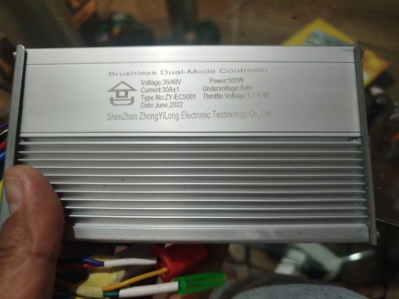 Контролер электроскутера элетровелосипеда элетросамоката 500w 36...48v Контролер электроскутера элетровелосипеда элетросамоката 500w 36...48v