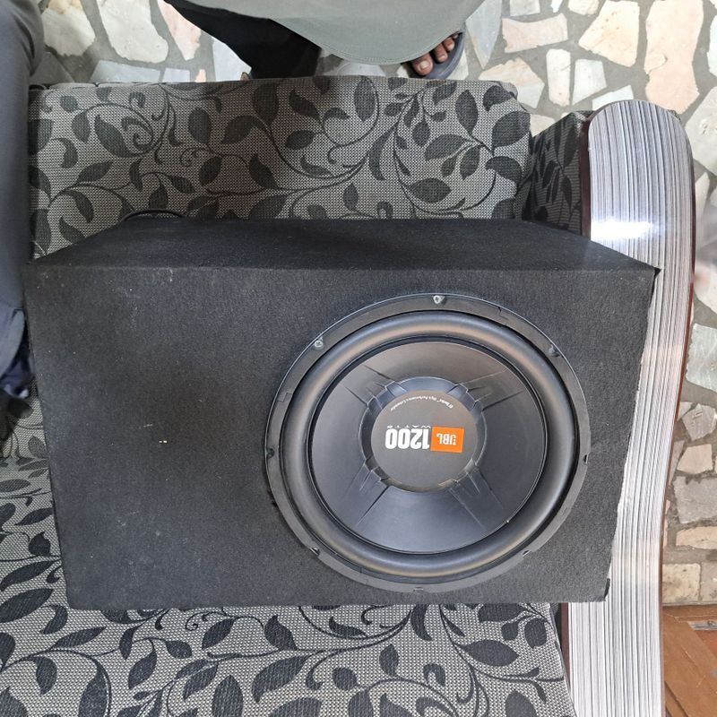 JBL колонка сотилади холати тоза 800минг сум