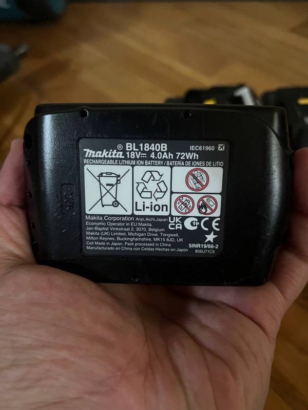 Литий-ионный аккумулятор Makita 18V Литий-ионный аккумулятор Makita 18V