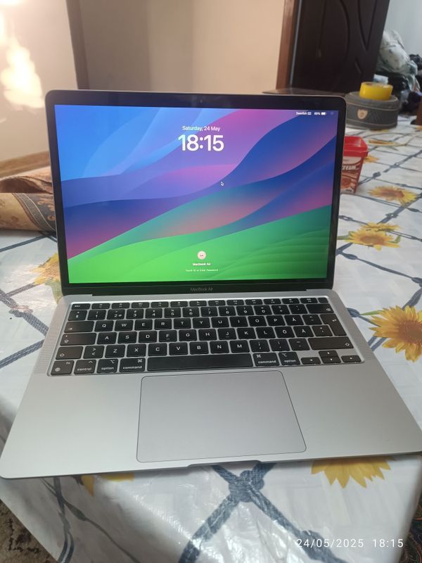 MacBook air m1 8/256 sotiladi holati ideal MacBook air m1 8/256 sotiladi holati ideal