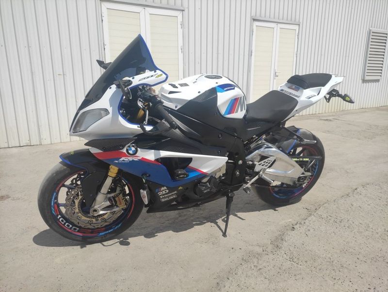 Продам мотоцикл BMW S1000RR Продам мотоцикл BMW S1000RR