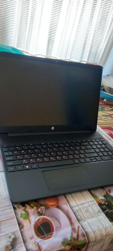 Hp notbook sotiladi