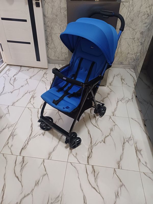 Продаётся фирменный коляска chicco ohlolo