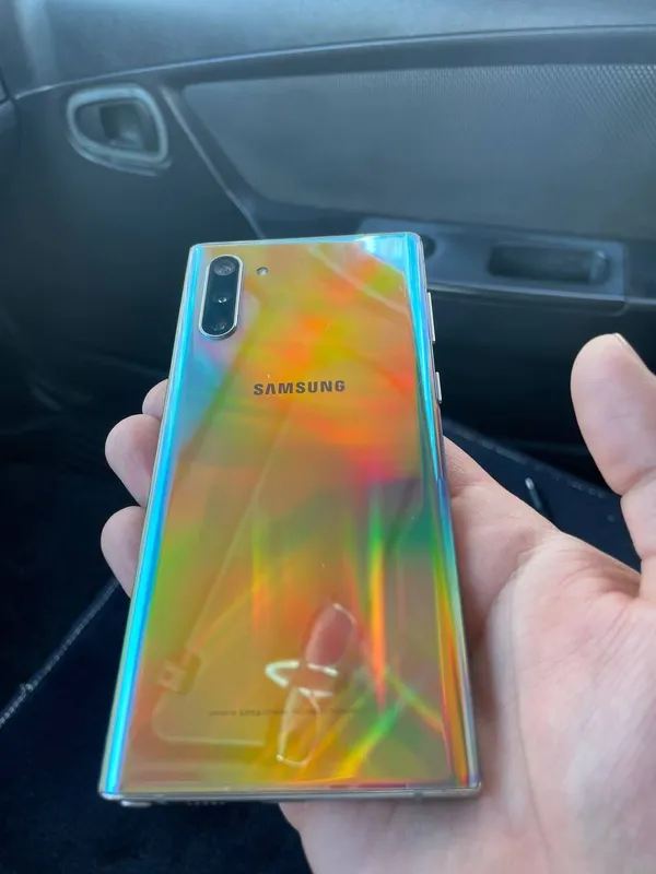 Samsung not 10 xolati yaxshi