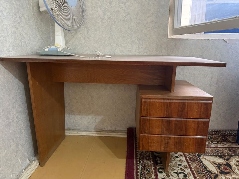 Продается журнальный стол Продается журнальный стол