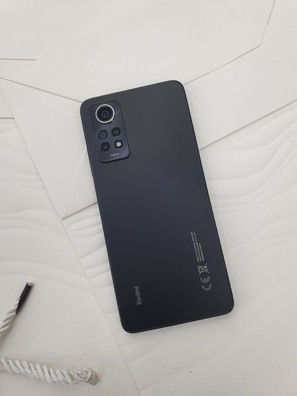 Redmi note 12 Pro 256Gb сотиладиии Redmi note 12 Pro 256Gb сотиладиии