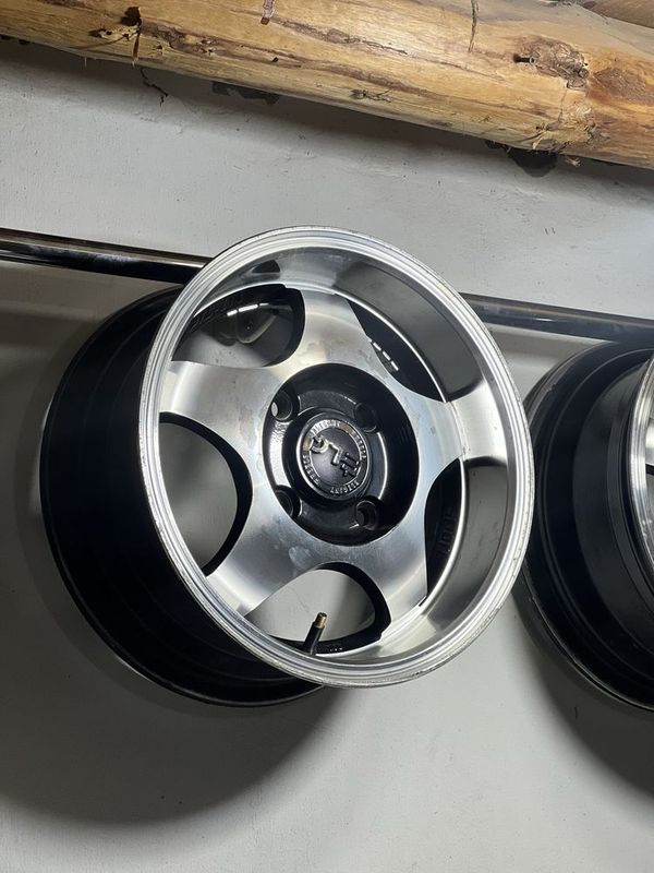 Diska R13 matiz, damas laboga birga bir tushadi Diska R13 matiz, damas laboga birga bir tushadi