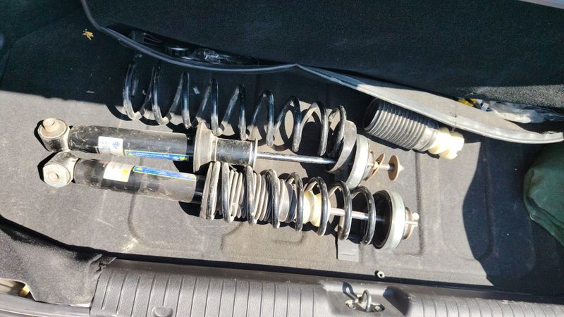 BMW e 34 orqa amartizatori BMW e 34 orqa amartizatori
