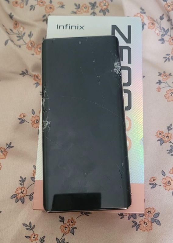 Infinix zero 30 7-8 oy ishlatilgan ekrani singan Infinix zero 30 7-8 oy ishlatilgan ekrani singan