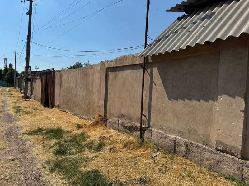 Dacha sotiladi 6 sotix 2 sotix zaxvati bor Dacha sotiladi 6 sotix 2 sotix zaxvati bor