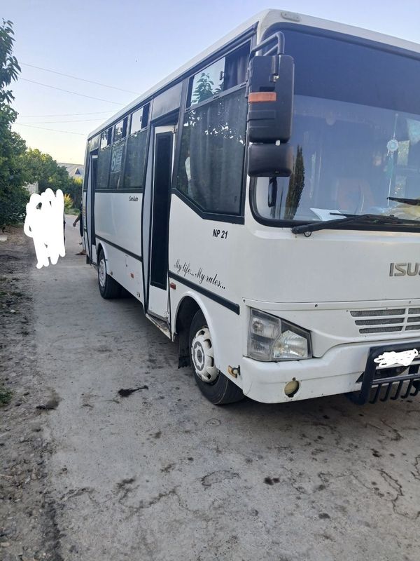 Avtobus Isuzu NP 21 Avtobus Isuzu NP 21