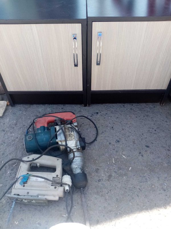 Продаются деревянные две тумбочки. 200 тыс. сум.